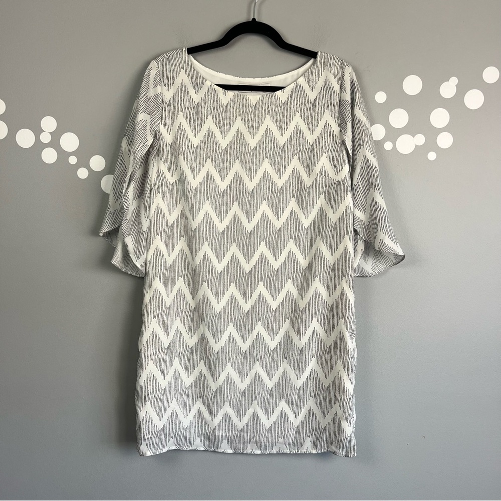 Ali & Jay Flutter-Sleeve Chevron Shift Dress Size Large